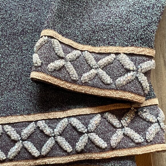 Purplish blue sleeveless top & cardigan with beaded embroidery/faux fur collar - Picture 10 of 14